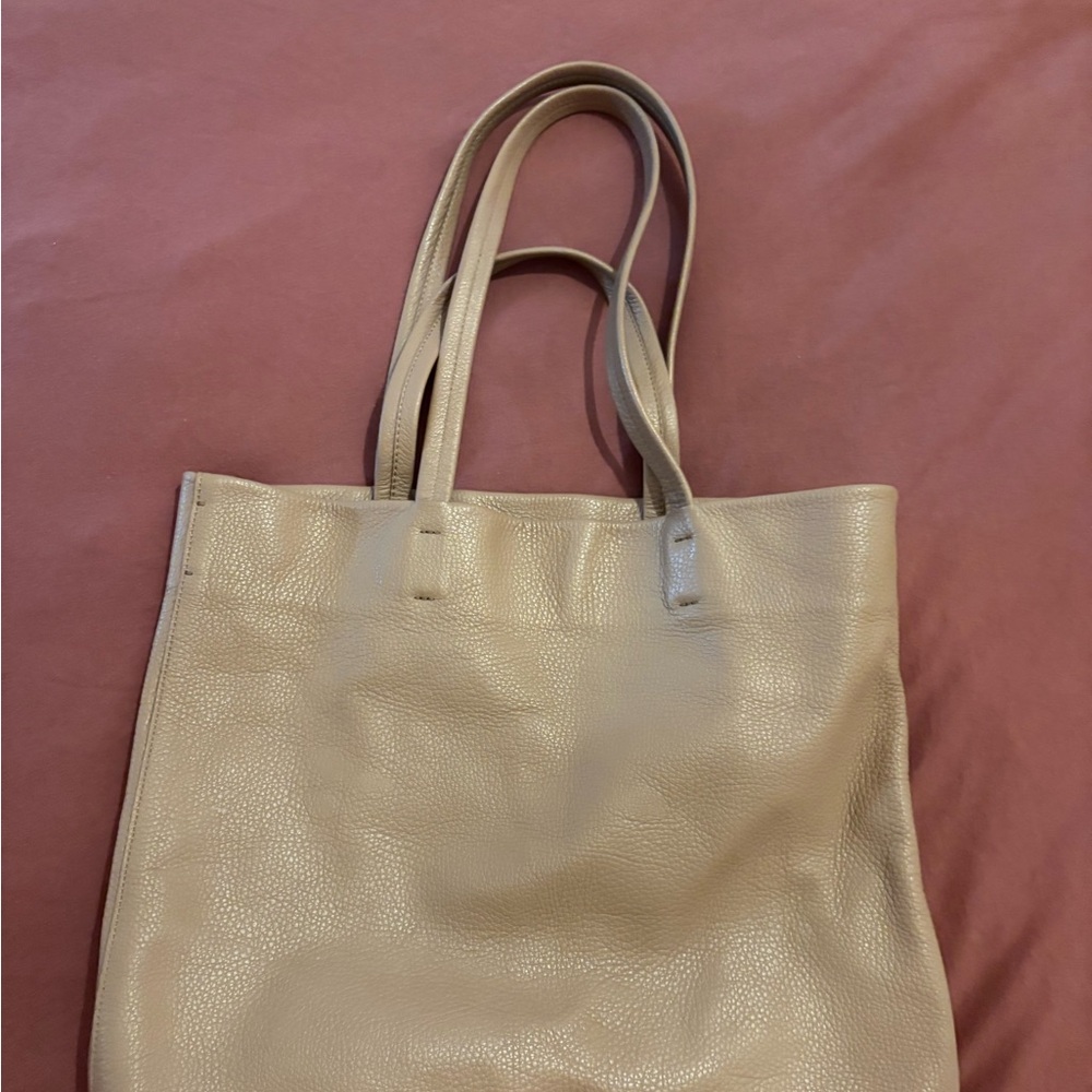 Cuyana tall easy tote in cappuccino - Picture 10 of 16
